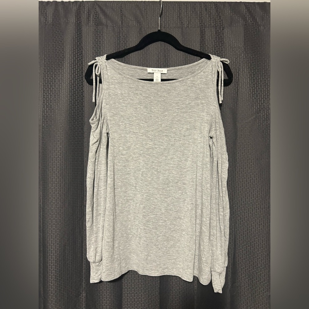 White House Black Market Women’s Open Shoulder Gray Long-sleeves Tee Size Small